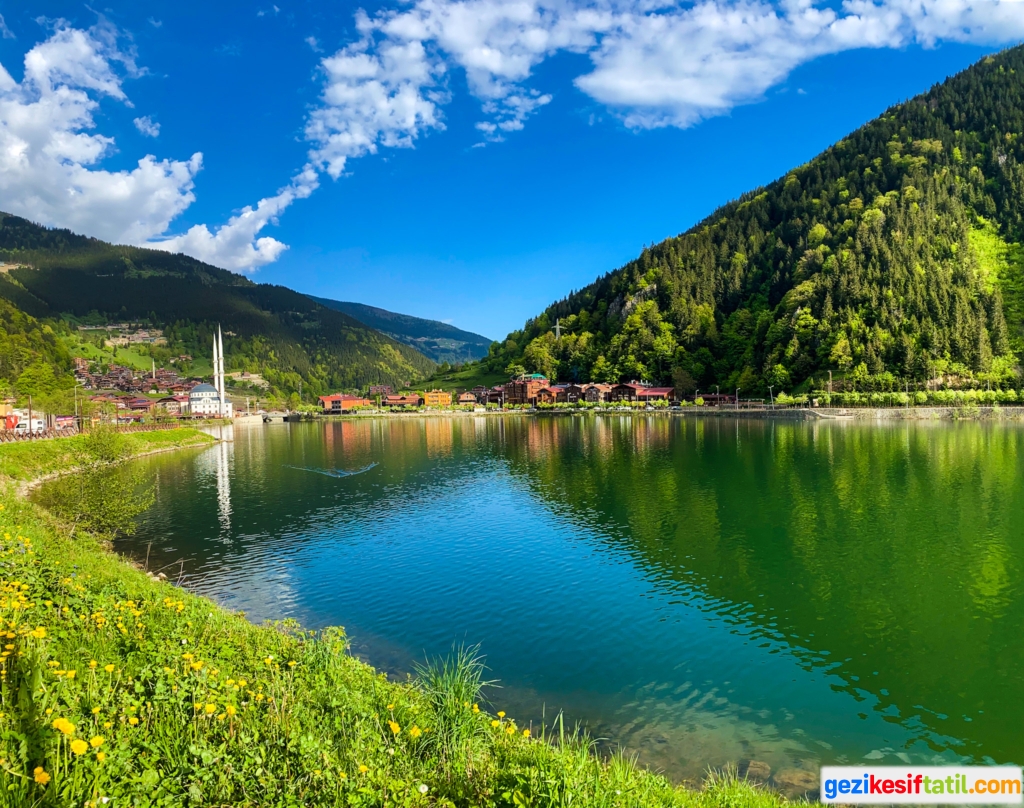 Uzungöl Göl Manzarası
